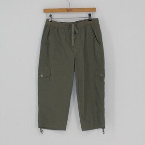 Curve Appeal Green Cargo Capri Pants Size 8/29